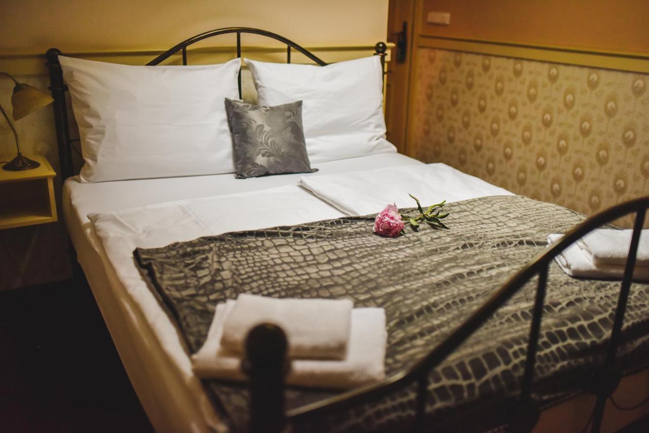 Zamek Kamenny Dvur Hotel Kynsperk nad Ohri Kültér fotó
