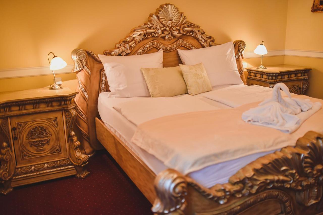 Zamek Kamenny Dvur Hotel Kynsperk nad Ohri Kültér fotó
