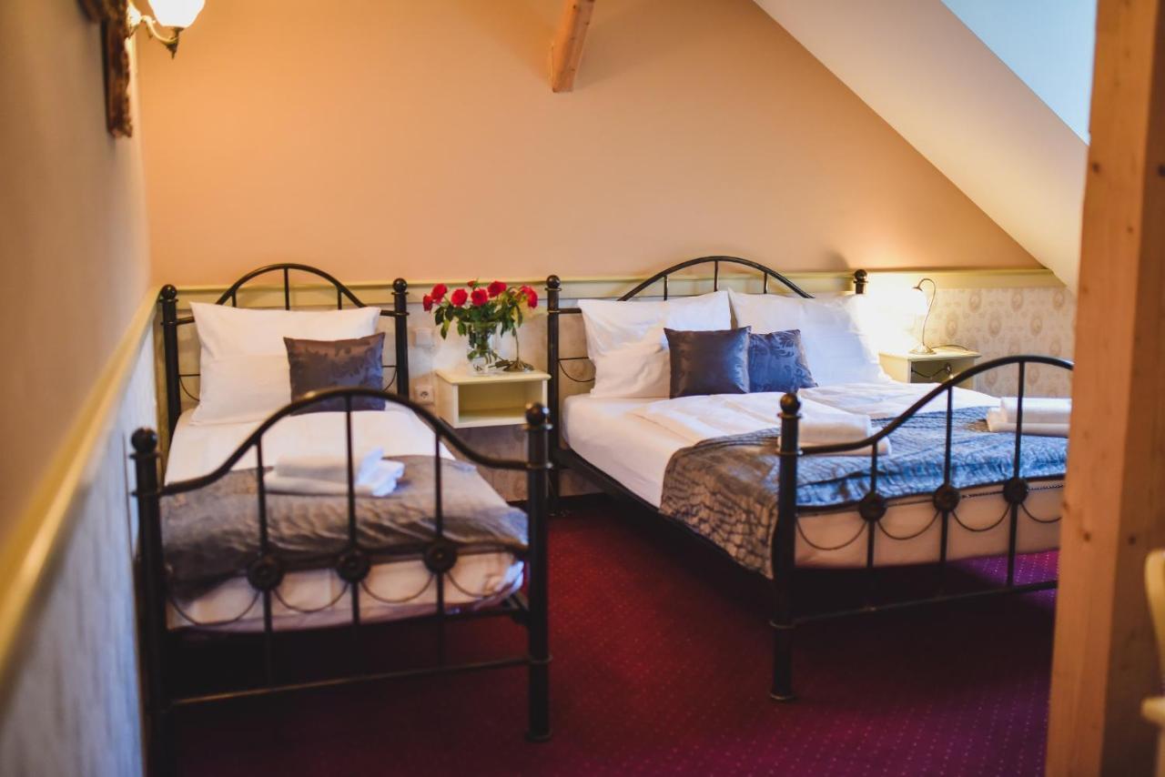 Zamek Kamenny Dvur Hotel Kynsperk nad Ohri Kültér fotó