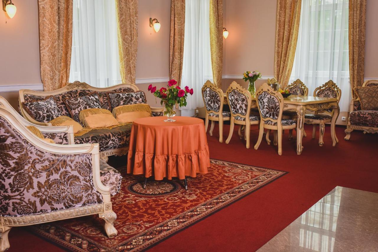 Zamek Kamenny Dvur Hotel Kynsperk nad Ohri Kültér fotó