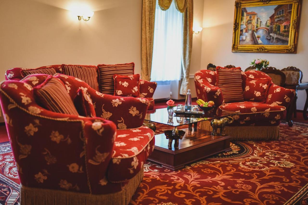 Zamek Kamenny Dvur Hotel Kynsperk nad Ohri Kültér fotó
