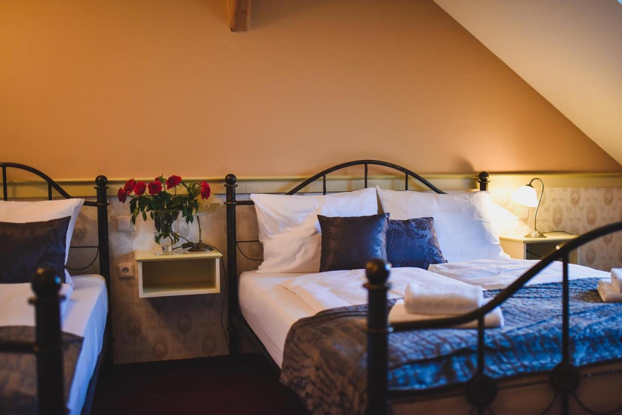 Zamek Kamenny Dvur Hotel Kynsperk nad Ohri Kültér fotó