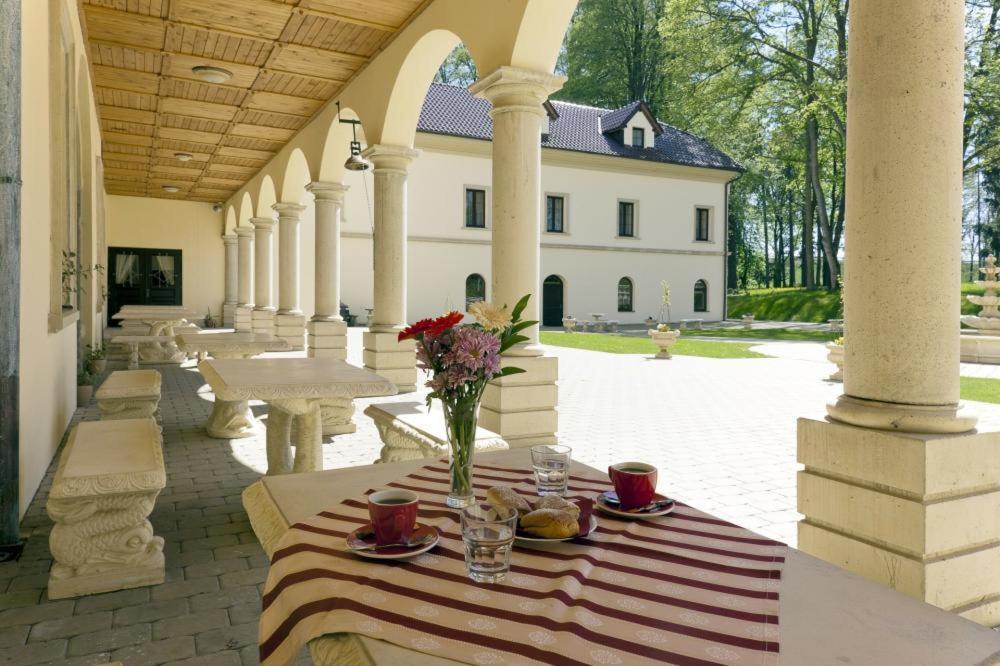 Zamek Kamenny Dvur Hotel Kynsperk nad Ohri Kültér fotó