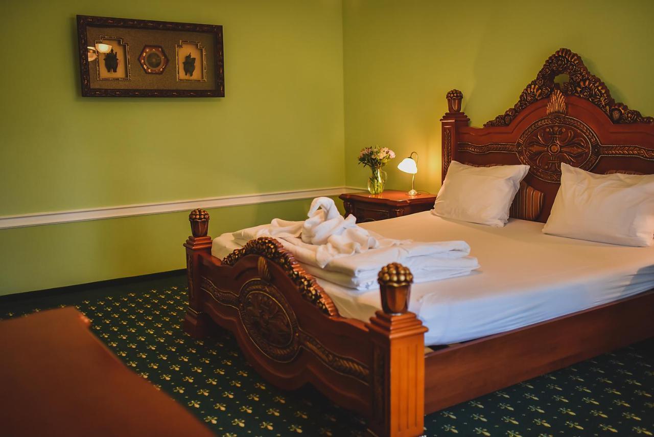 Zamek Kamenny Dvur Hotel Kynsperk nad Ohri Kültér fotó