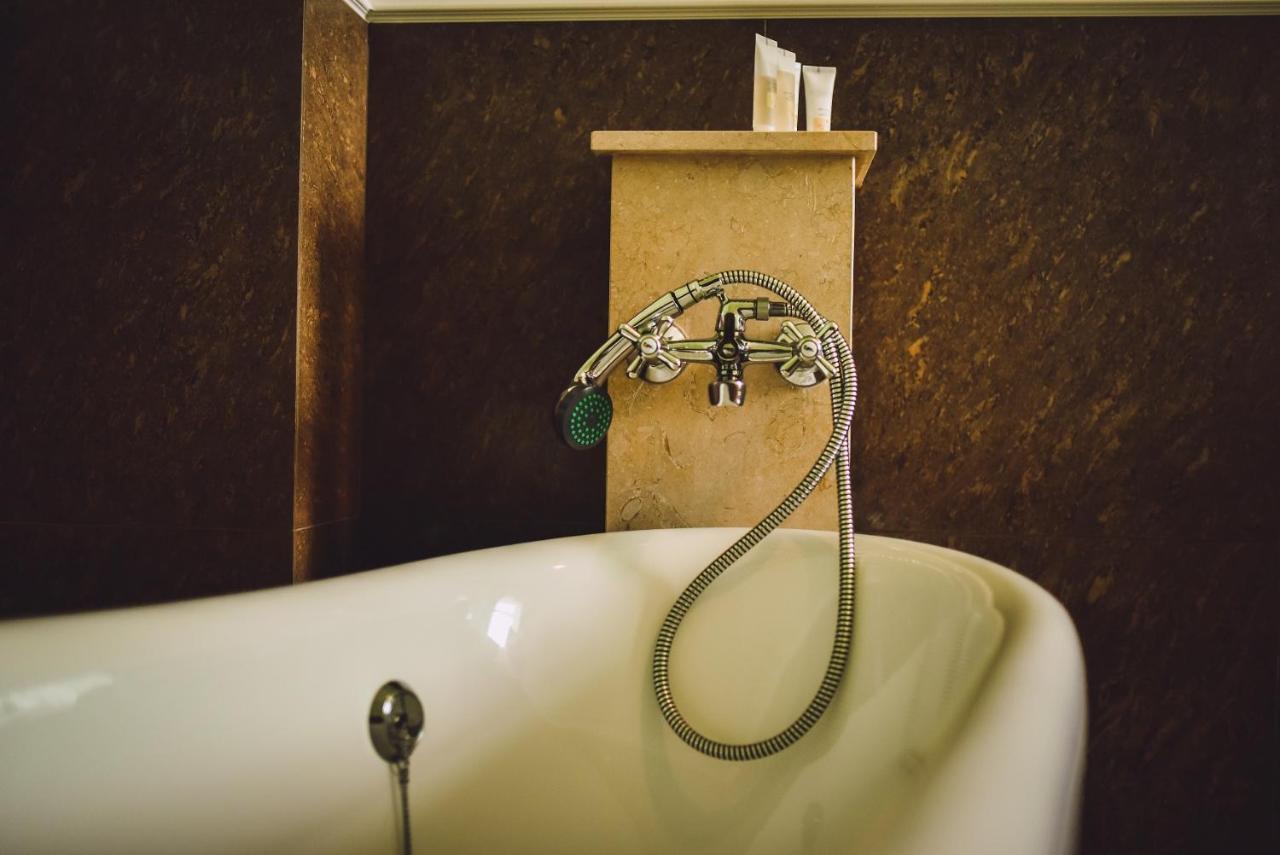 Zamek Kamenny Dvur Hotel Kynsperk nad Ohri Kültér fotó