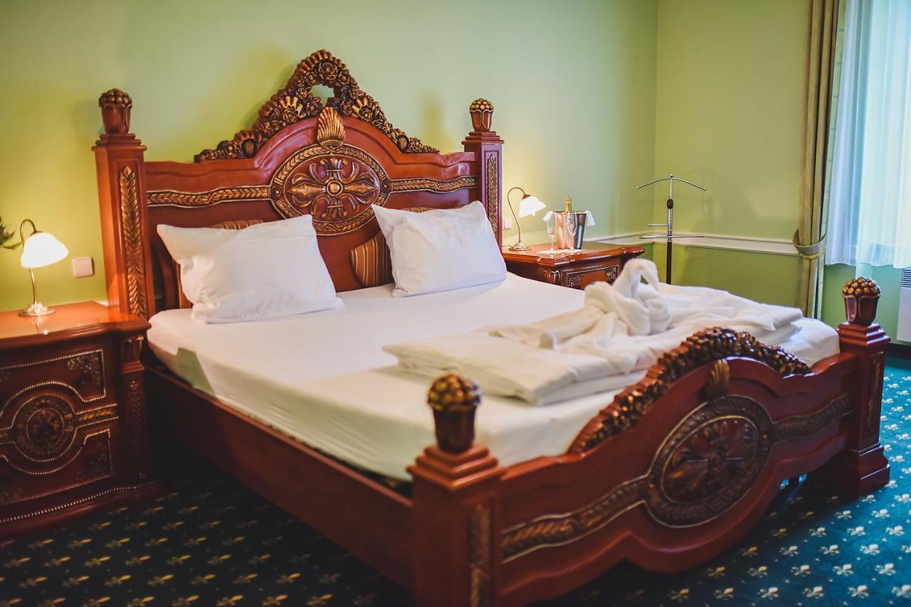 Zamek Kamenny Dvur Hotel Kynsperk nad Ohri Kültér fotó