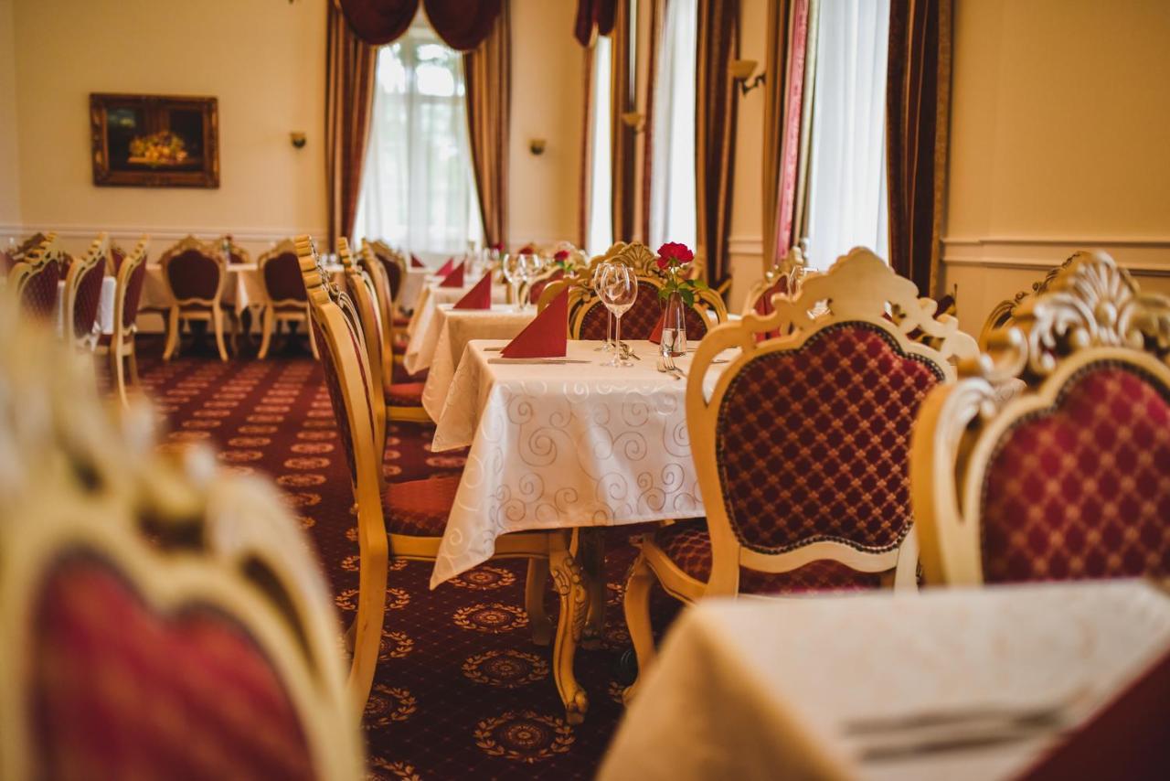 Zamek Kamenny Dvur Hotel Kynsperk nad Ohri Kültér fotó