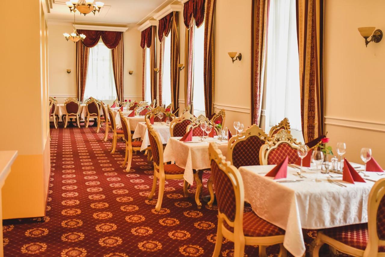 Zamek Kamenny Dvur Hotel Kynsperk nad Ohri Kültér fotó