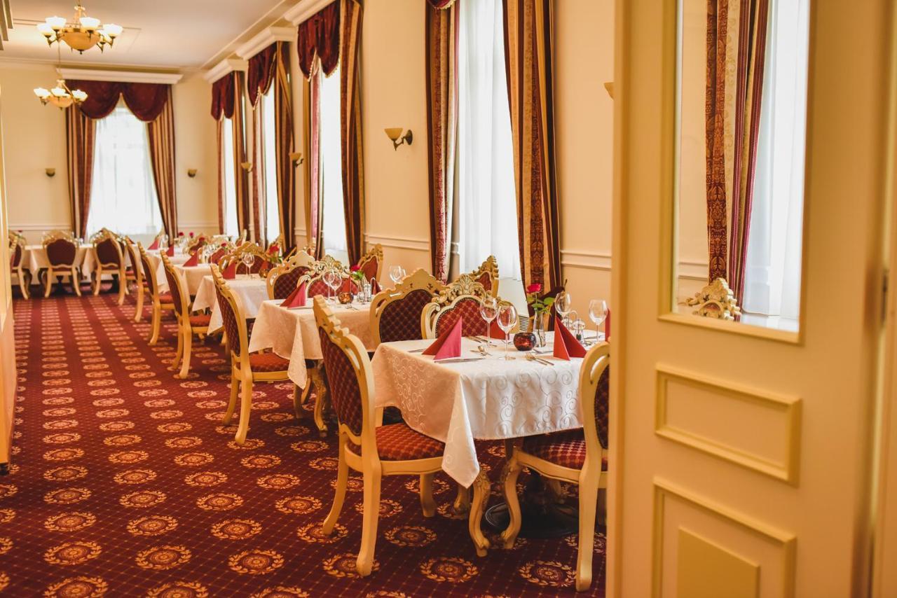 Zamek Kamenny Dvur Hotel Kynsperk nad Ohri Kültér fotó