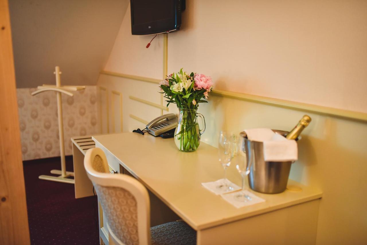 Zamek Kamenny Dvur Hotel Kynsperk nad Ohri Kültér fotó