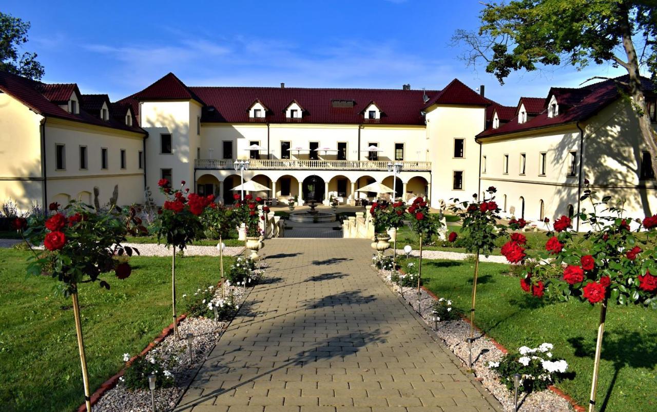 Zamek Kamenny Dvur Hotel Kynsperk nad Ohri Kültér fotó